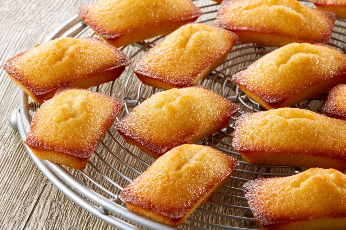 Cyril Lignac révèle son secret pour des financiers irrésistibles