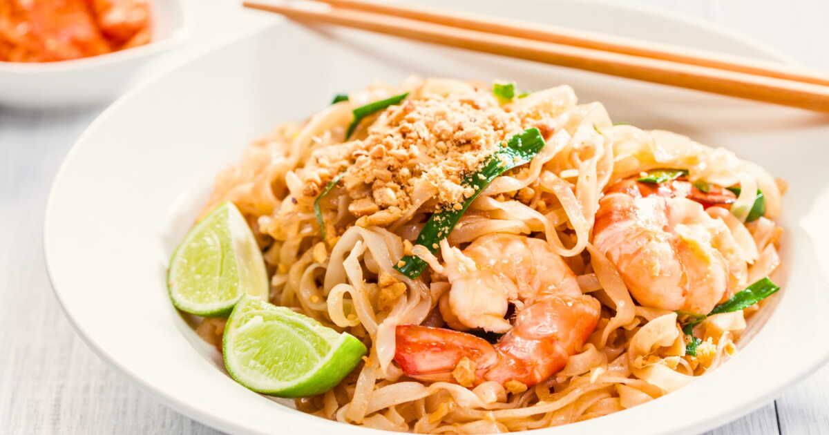 Le pad thaï : une aventure culinaire d'Asie à savourer chez soi