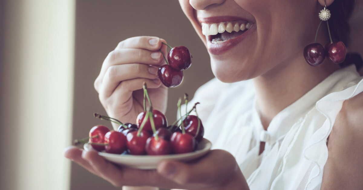 Une méthode surprenante pour dénoyauter les cerises en un rien de temps