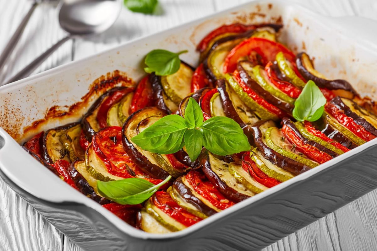 La délicieuse recette estivale de tian de légumes par Cyril Lignac