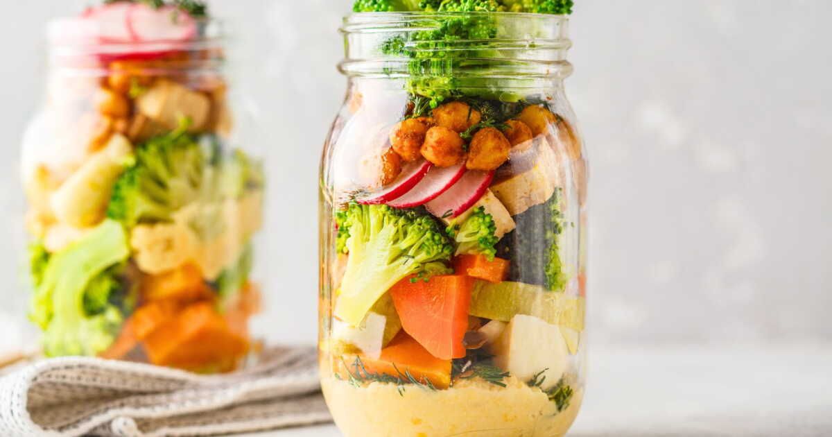 Des salad jars savoureux : 3 recettes équilibrées à adopter