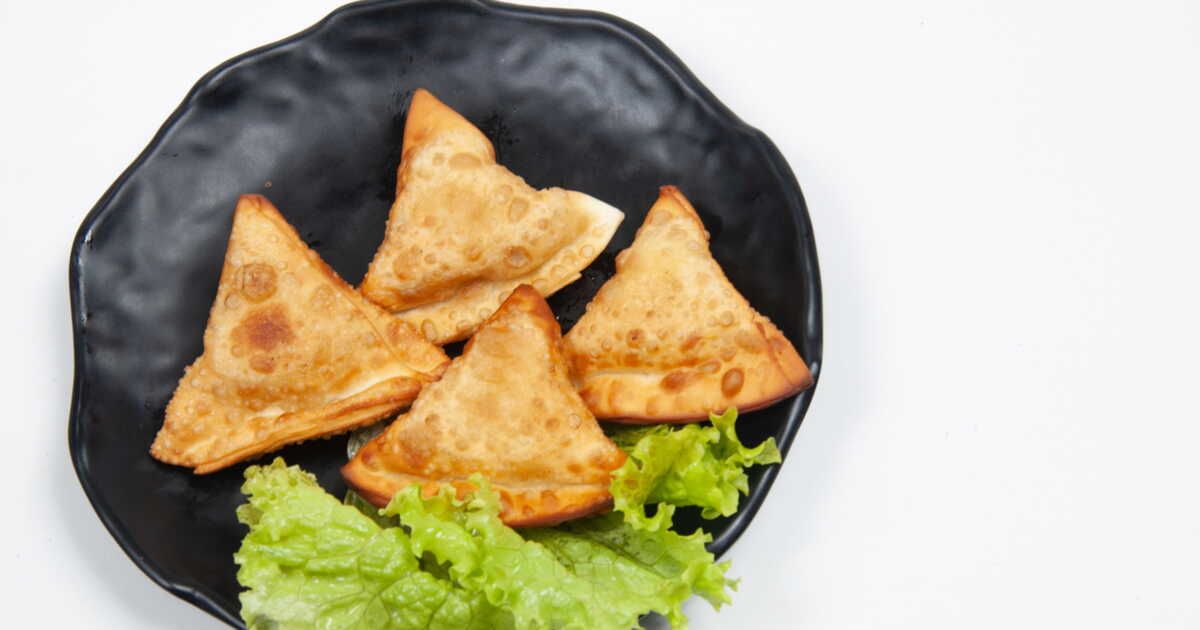 Succombez aux petits pains panés au poulet et fromage pour un apéritif convivial