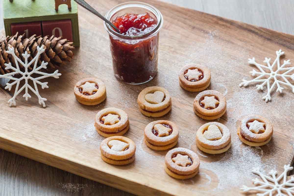 La recette incontournable des spitzbuebe: biscuits fourrés à la confiture