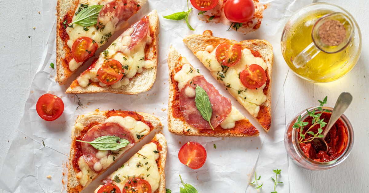 Un délicieux croque-pizza au air fryer pour les soirs paresseux