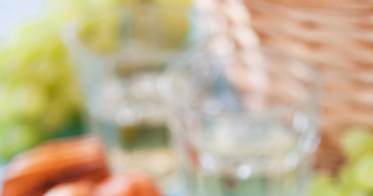 des madeleines salées au chèvre, lardons et miel pour un apéro gourmand