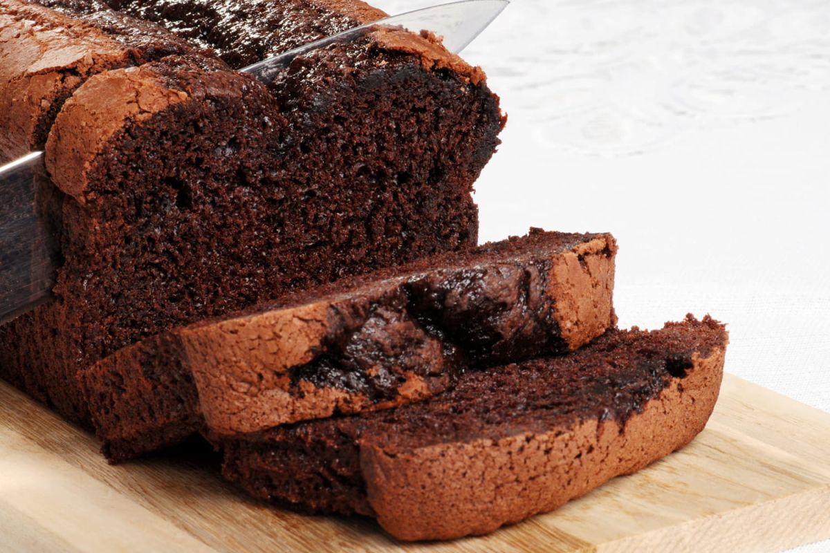 Découvrez le cake au chocolat des 7 cuillères : un délice inratable