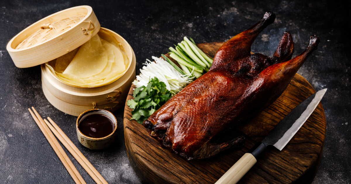 Secrets du canard laqué : une recette incontournable de la cuisine chinoise