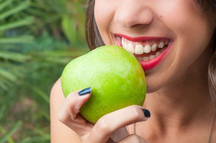 Une pomme par jour, l'alliée inattendue contre l'obésité