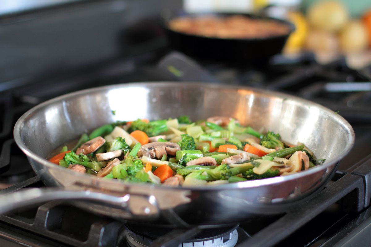 Découvrez la poêle en tôle d'acier pour une cuisine saine et durable