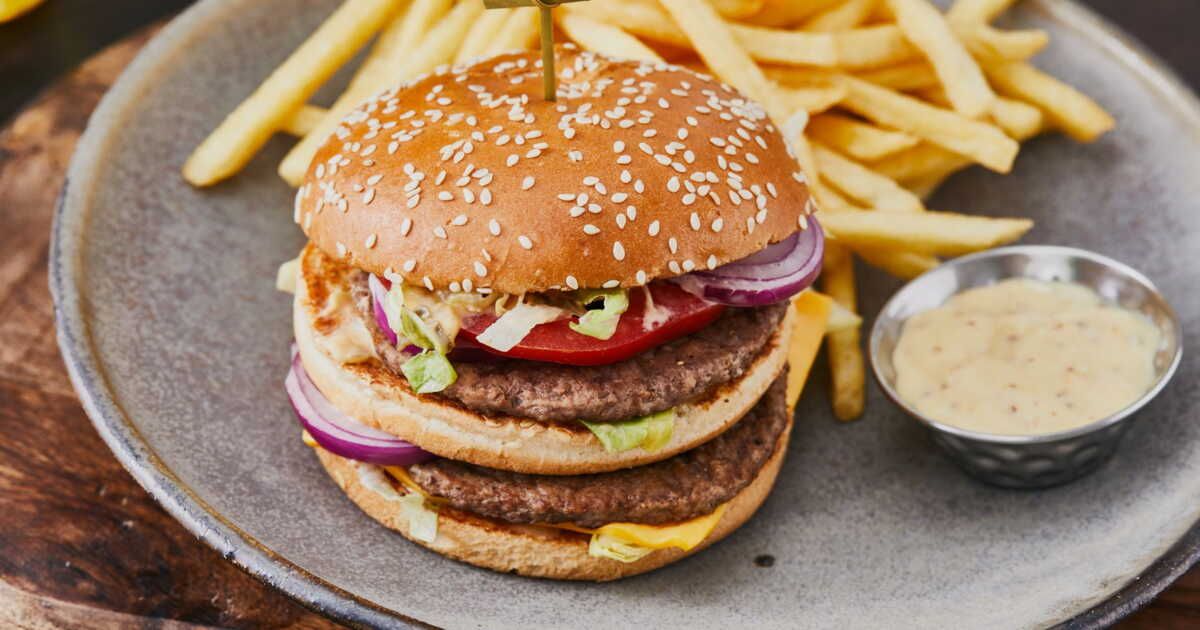 Découvrez la recette irrésistible du Big Mac maison par le chef Mohamed Cheikh