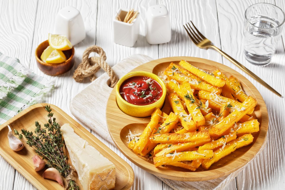 Des frites croustillantes à l'ail pour un repas léger et savoureux