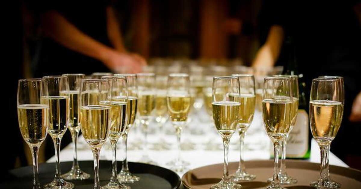 À la découverte des grandes maisons de champagne : un art de vivre français