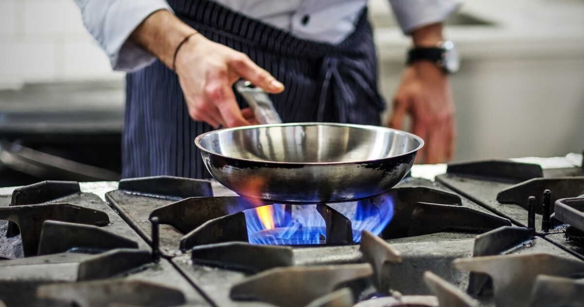 Maîtriser la cuisson en inox : les secrets du chef Simone Zanoni