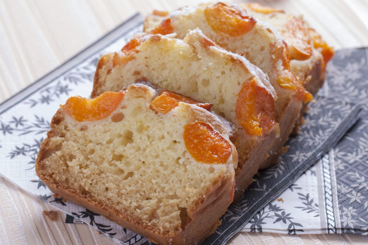 un cake aux abricots sans œuf ni beurre, la douceur revisitée
