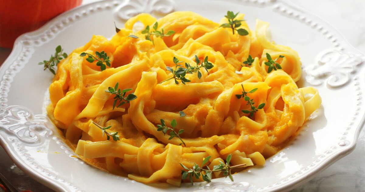 Dégustez des pâtes à la crème de butternut, la recette automnale light