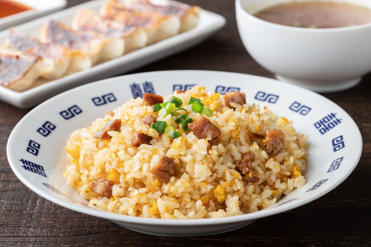 Préparez un riz cantonais authentique avec les secrets d'une chef d'un restaurant chinois